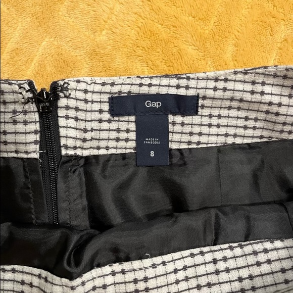 GAP Fully Lined Pleaded Skirt, Above the Knee - Picture 3 of 3